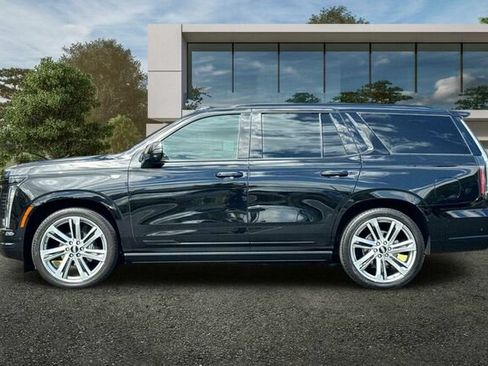 Certified 2025 Cadillac Escalade Sport w/ Touring Package AWD/4WD image 7