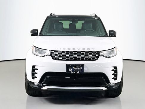 Certified 2025 Land Rover Discovery Metropolitan Edition AWD/4WD image 2