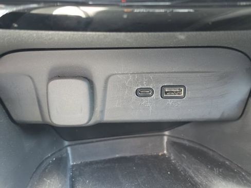 Used 2024 Chevrolet Trax ACTIV w/ Sunroof Package FWD image 25