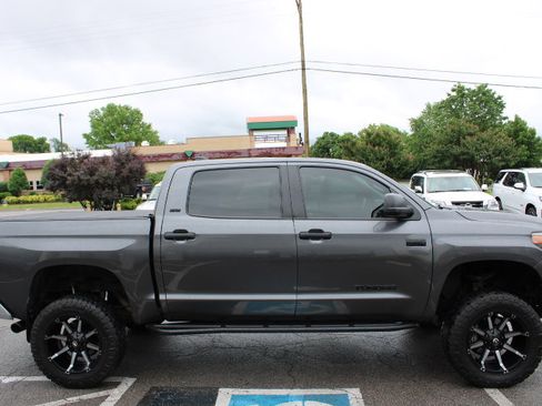 Used 2021 Toyota Tundra SR5 w/ SR5 Leather Package AWD/4WD image 6