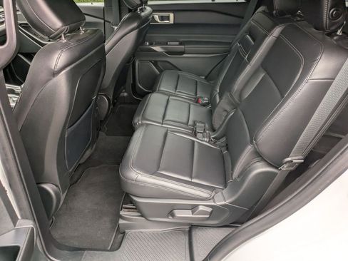 Used 2020 Ford Explorer XLT w/ Equipment Group 202A image 21