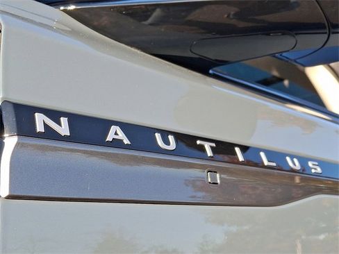 New 2026 Lincoln Nautilus Reserve w/ Jet Appearance Package image 10