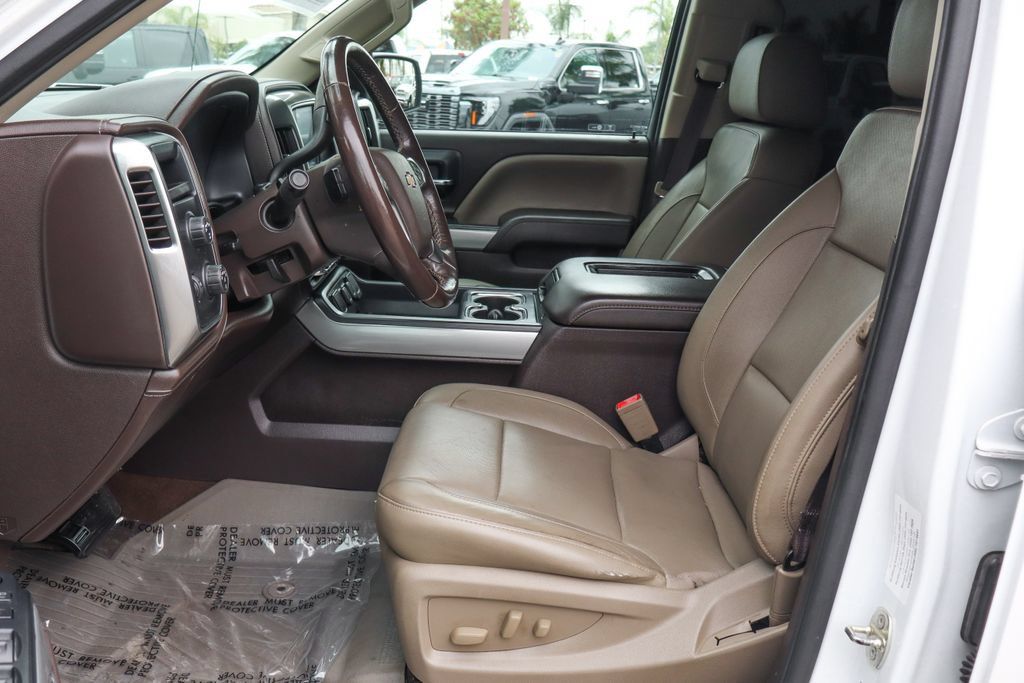 Used 2018 Chevrolet Silverado 1500 LTZ Z71 w/ LTZ Plus Package AWD/4WD image 21