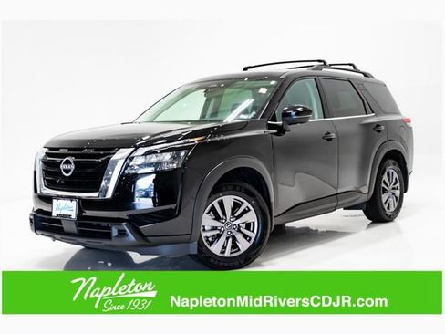 Used 2023 Nissan Pathfinder SV w/ SV Premium Package AWD/4WD image 1