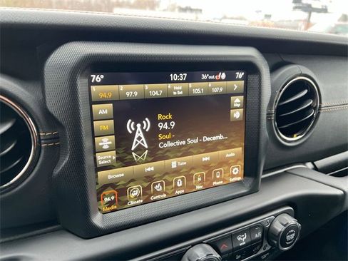 Used 2022 Jeep Gladiator Overland image 13