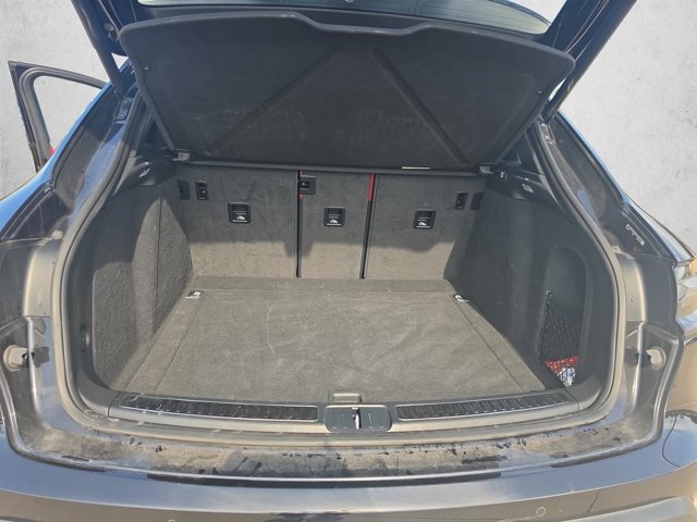 Used 2022 Porsche Macan AWD/4WD image 6