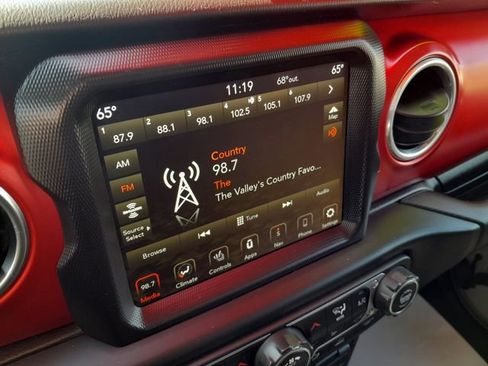 Used 2020 Jeep Gladiator Rubicon AWD/4WD image 21