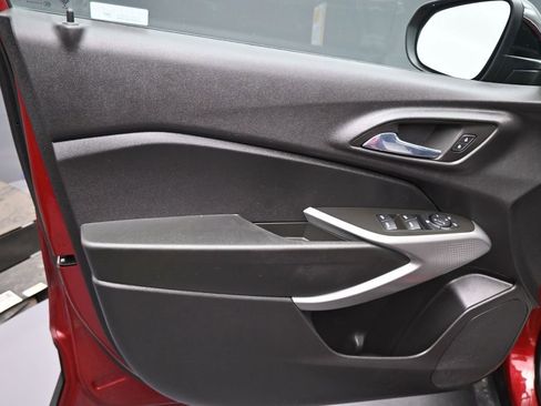 Used 2024 Chevrolet Trax RS FWD image 21