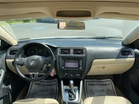 Used 2012 Volkswagen Jetta SE FWD image 23