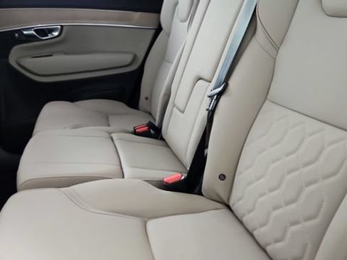 Certified 2026 Volvo XC90 B6 Plus w/ Protection Package Premier AWD/4WD image 30