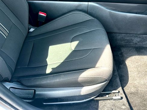 Used 2025 Hyundai Elantra SEL FWD image 26