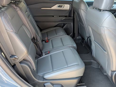 Used 2025 Ford Explorer Active w/ Active Comfort Package image 24