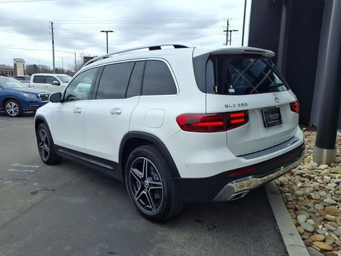 New 2026 Mercedes-Benz GLB 250 4MATIC image 4