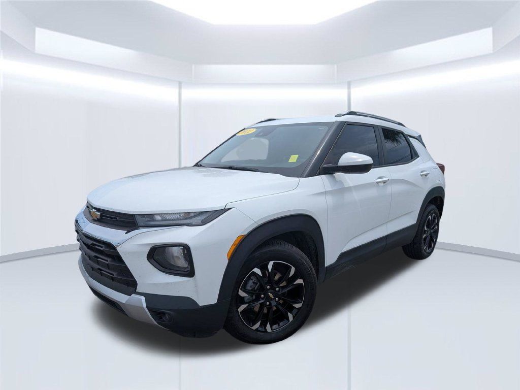Used 2022 Chevrolet TrailBlazer LT FWD image 2