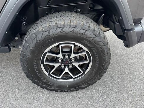 Used 2025 Jeep Wrangler Unlimited Rubicon AWD/4WD image 13