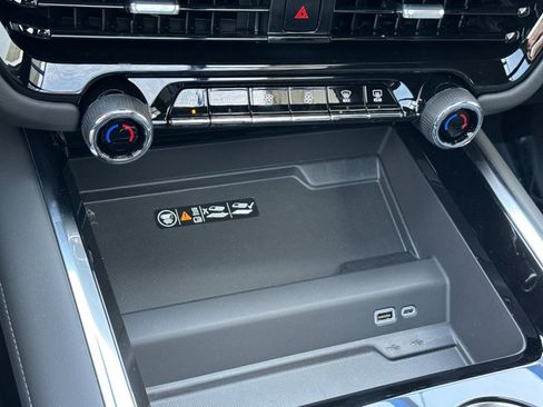 New 2026 Chevrolet Suburban Z71 w/ Z71 Off-Road Package image 25