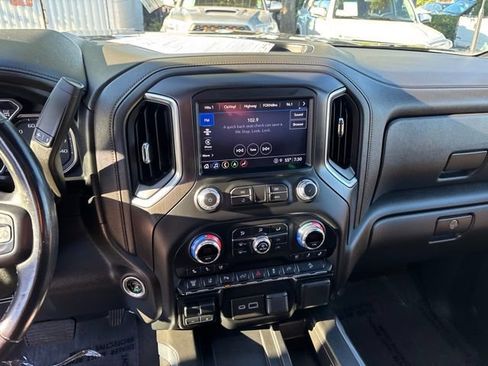 Used 2022 GMC Sierra 2500 AT4 w/ AT4 Premium Plus Package AWD/4WD image 23