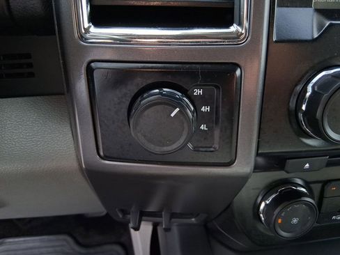 Used 2015 Ford F150 XLT w/ Equipment Group 302A Luxury AWD/4WD image 17