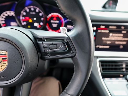 Certified 2023 Porsche Panamera Platinum Edition image 16