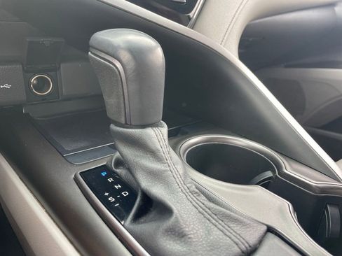 Used 2021 Toyota Camry SE w/ Carpet Mat Package (TMS) image 6