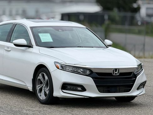 Used 2020 Honda Accord EX image 15