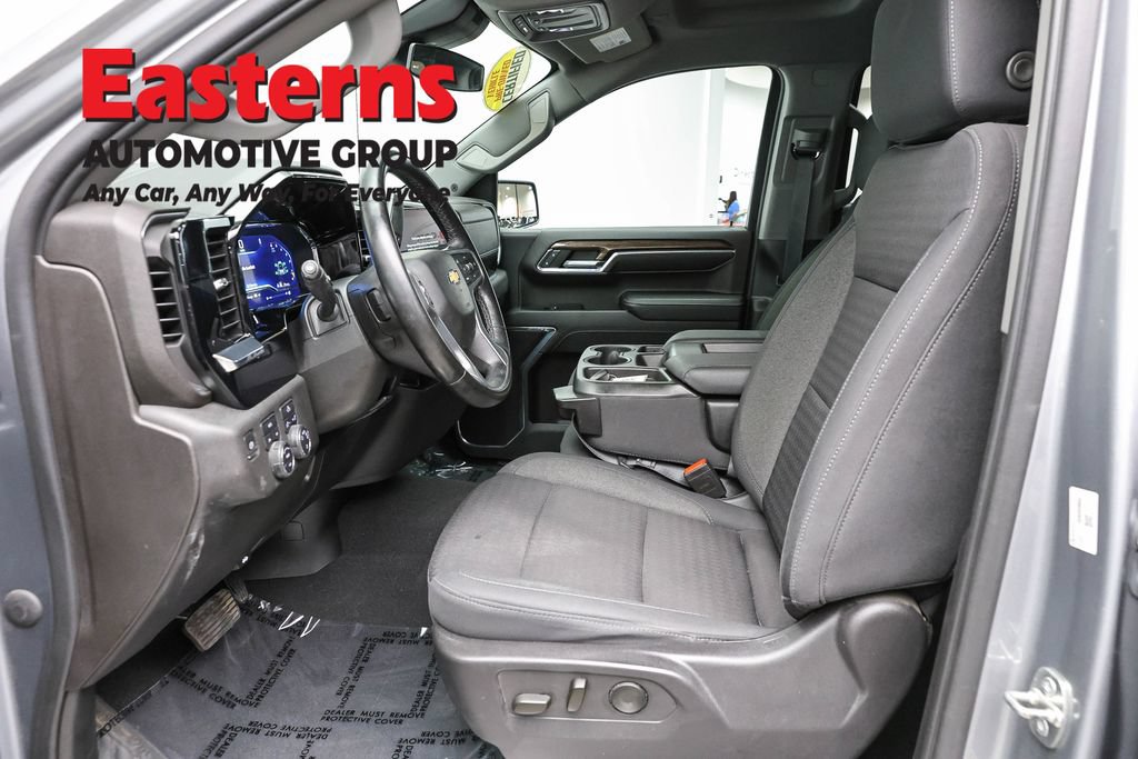 Used 2023 Chevrolet Silverado 1500 LT AWD/4WD image 15