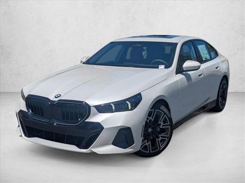 Used 2026 BMW 530i w/ M Sport Package image 1