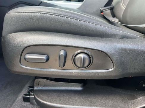 Used 2025 Chevrolet Blazer LT FWD image 28