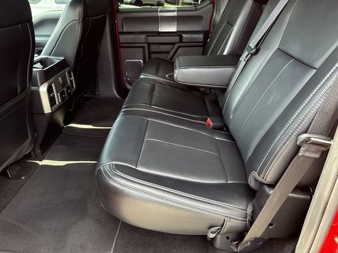 Used 2019 Ford F150 Lariat w/ Equipment Group 502A Luxury AWD/4WD image 19