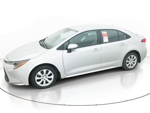 New 2026 Toyota Corolla LE image 2