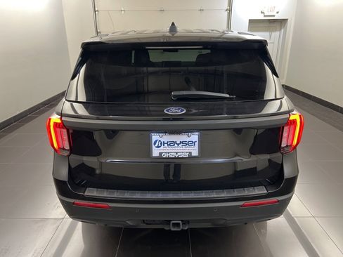 Certified 2025 Ford Explorer Active image 5