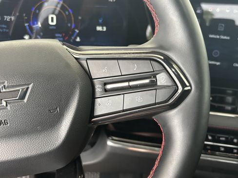Used 2025 Chevrolet Equinox RS FWD image 13