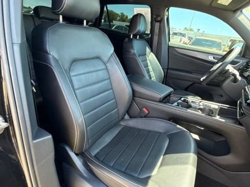 Used 2024 Volkswagen Atlas Cross Sport SEL R-Line AWD/4WD image 28