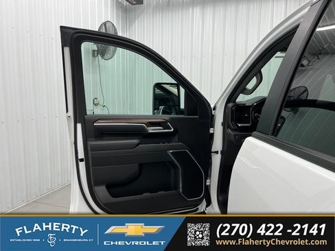Used 2025 Chevrolet Silverado 2500 LT AWD/4WD image 8