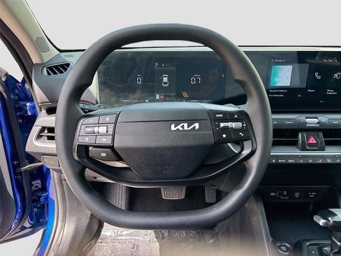 Used 2025 Kia K4 LXS image 11