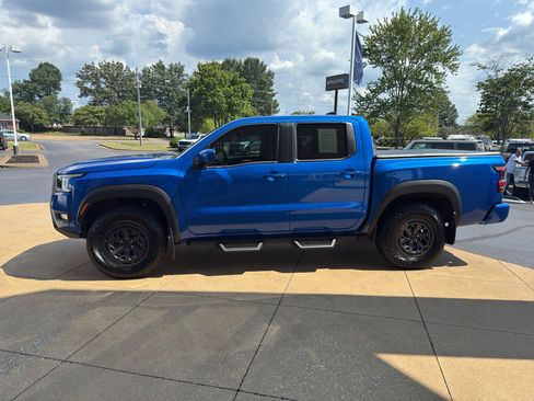 Used 2025 Nissan Frontier PRO-4X image 3