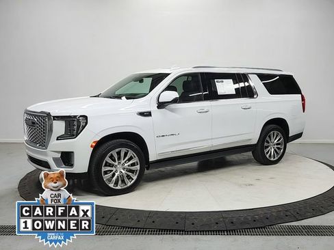 Used 2023 GMC Yukon XL Denali AWD/4WD image 3