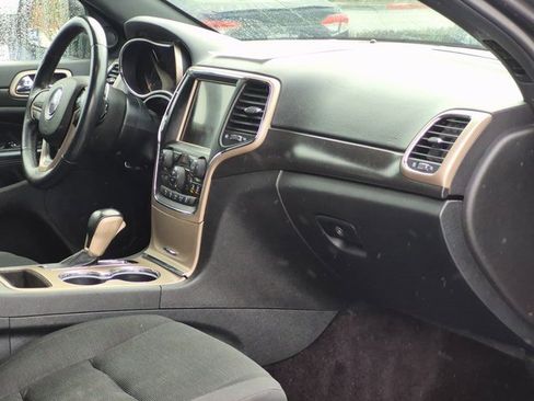 Used 2017 Jeep Grand Cherokee Laredo w/ Quick Order Package 23E image 21