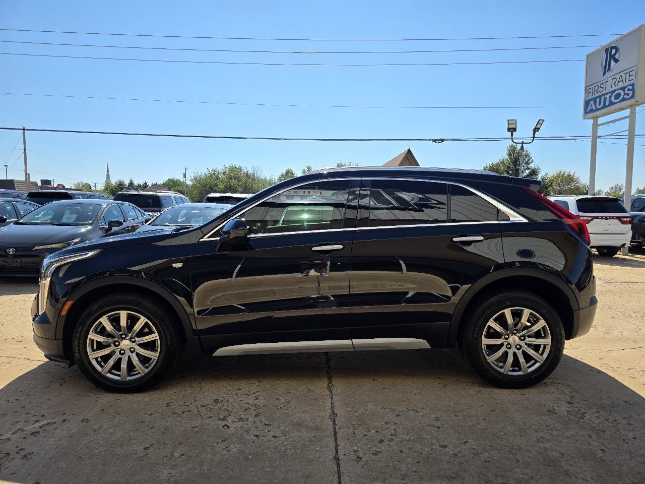 Used 2020 Cadillac XT4 Premium Luxury w/ Cold Weather Package AWD/4WD image 4