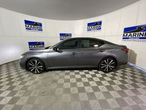 Used 2020 Nissan Altima 2.5 SR w/ Premium Package image 13