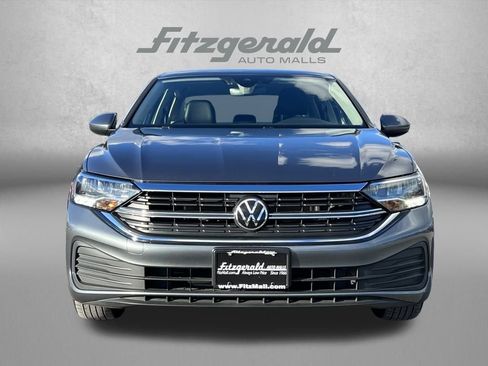 Used 2024 Volkswagen Jetta SE image 5
