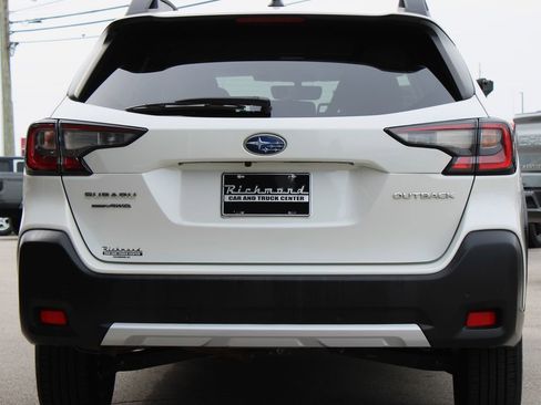 Used 2024 Subaru Outback Limited AWD/4WD image 18
