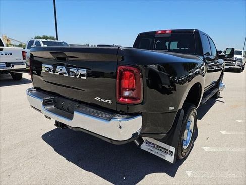 New 2026 RAM 3500 Tradesman AWD/4WD image 37