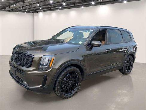 Used 2021 Kia Telluride SX w/ SX Prestige Package AWD/4WD image 3