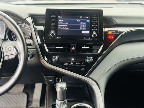 Used 2021 Toyota Camry SE image 25