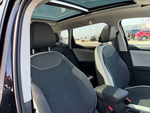 New 2026 Volkswagen Taos SE FWD image 20