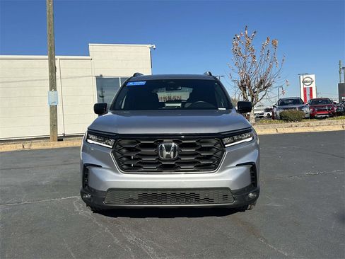 Certified 2025 Honda Pilot Sport image 2