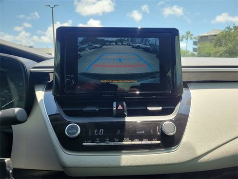 Used 2025 Toyota Corolla LE image 21