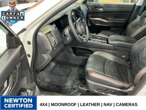 Used 2024 Nissan Pathfinder Platinum w/ Lighting Package (N92) image 14