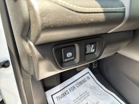 Used 2018 GMC Acadia SLE FWD image 20